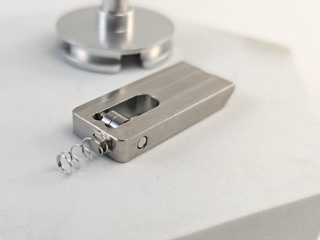 Worker KunLun CNC Stainless Steel Piston & Catch Plate