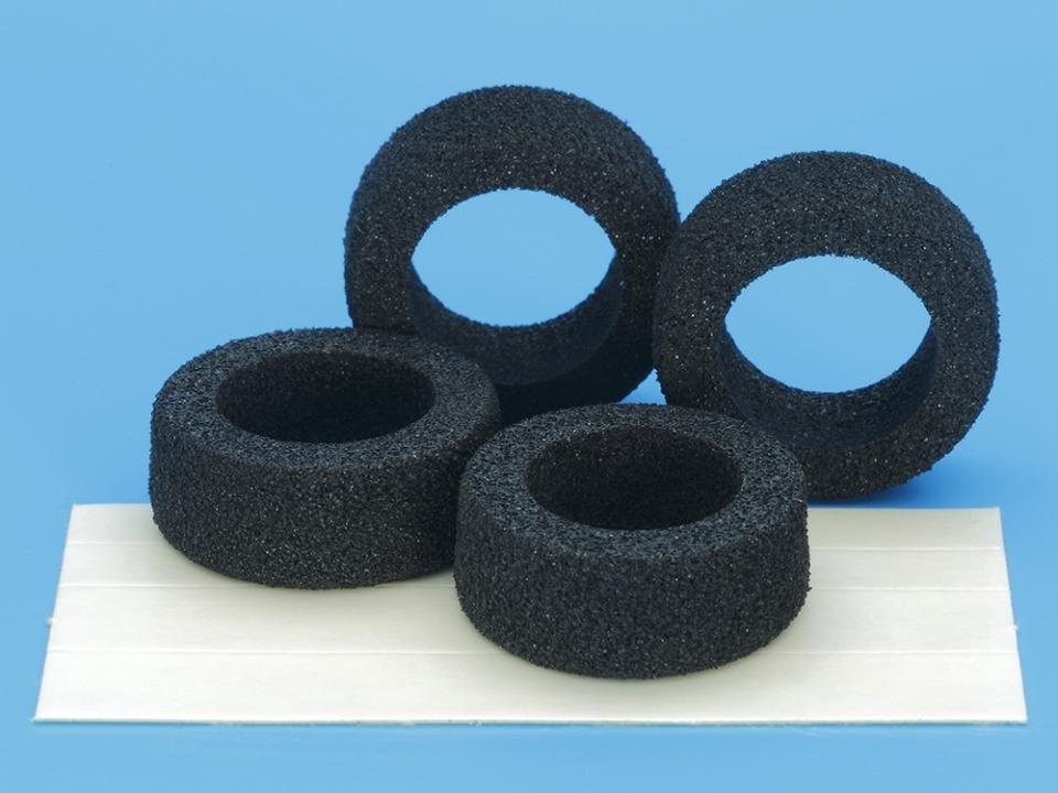 Tamiya HG Low Rebound Sponge Tires (for Large Dia. Narrow Wheels)(15507)